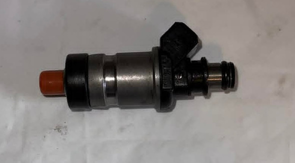 USED 18715T Mercury Fuel Injector 150-300hp