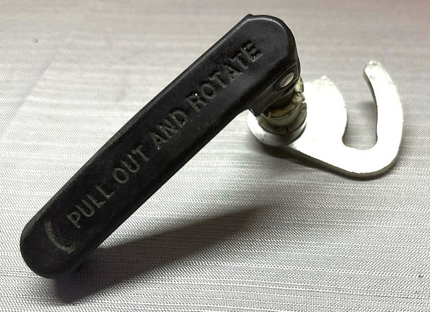 USED 0435026 Evinrude Johnson Cowling Latch Handle Shaft + Hook