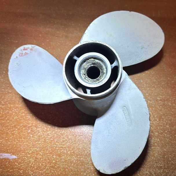 USED 683-45943-00 Yamaha Al Propeller  9 1/4 x 10 1/2P 9.9-20hp