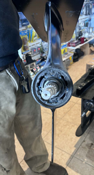 USED 8866A62 Mercruiser Bravo One XR XZ Sterndrive Gearcase Gear Housing