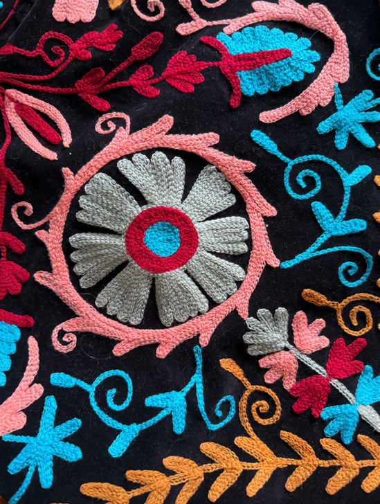 S-NOMADIC BLACK SUZANI