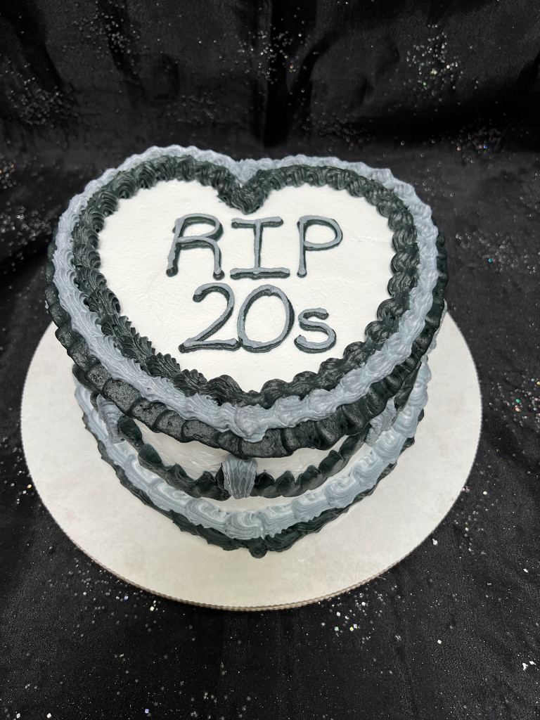 Vintage Heart Cake Lacey