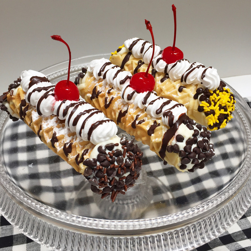 National Cannoli Day Specials!