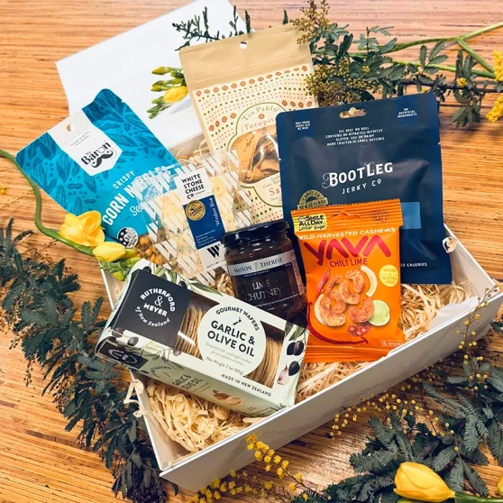The Savoury Snack box 

A luxury assortment of savoury treats

1x Rutherford and Myer Cracker box 

1x Whitestone cheese

1x Maison Therese relish 

1x Barron Corn nibbles 

1x Totopitos

1x Cashew Nuts

1x Bootleg Jerky

Packed in a gorgeous gift box

All products are produced locally in Wellington and NZ 

Products packed inside our craft or white gift box.
