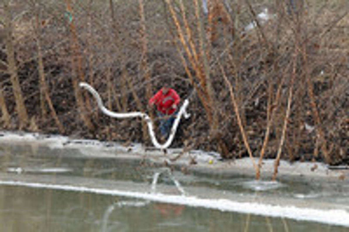 West Virginia Chemical Spill Leaves 300,000 Residents Without Water