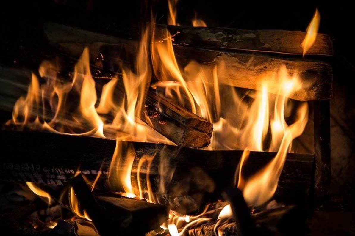 5 Safety Tips to Follow When Using a Wood-Burning Fireplace