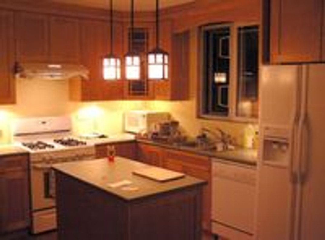 Ways To Decorate The Space Above Kitchen Counters Safetycompany Com