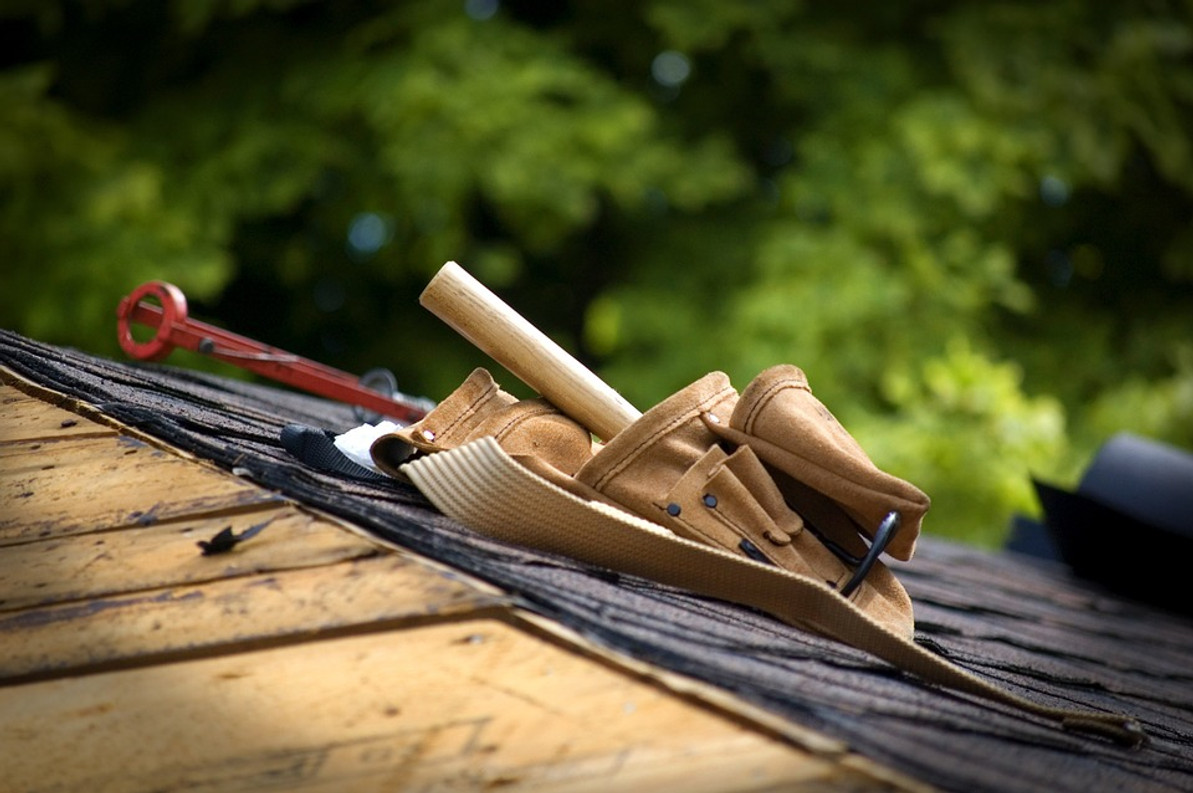 6 Safety Tips to Follow When Working on a Roof