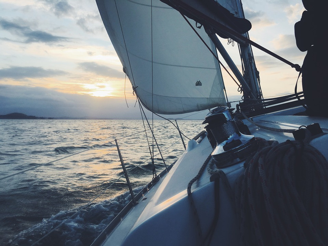 5 Boating Safety Tips You Need to Follow