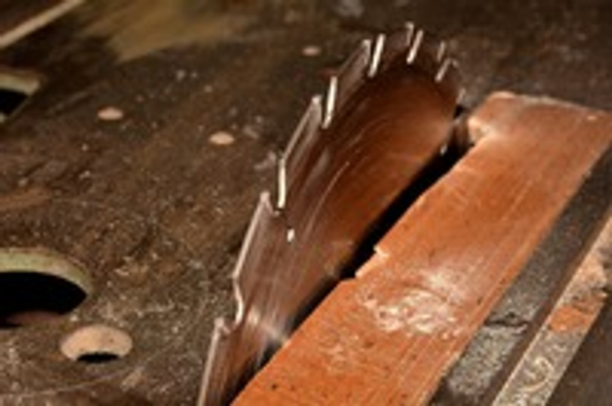 Safety Tips to Follow When Using a Table Saw