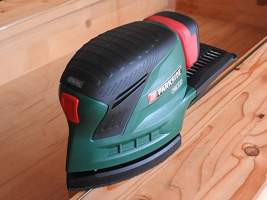The Benefits of Using an Electric vs. Manual Hand Sander - Sandpaper America