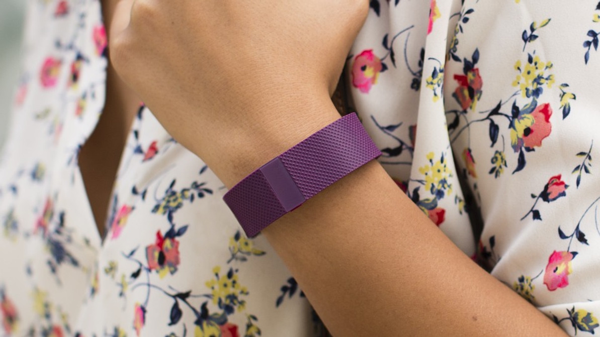 Why You Should Wear a Fitness Tracking Device at Work