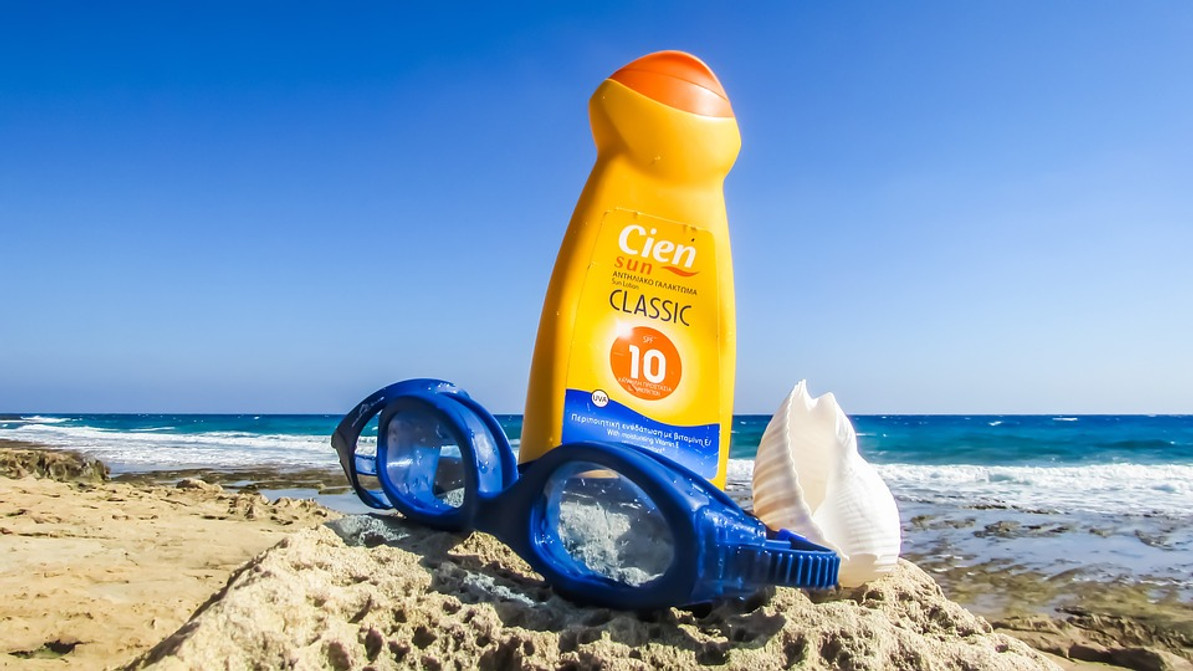 FDA Urges Sunscreen Companies to Study Health Hazards of Sunscreen Chemicals