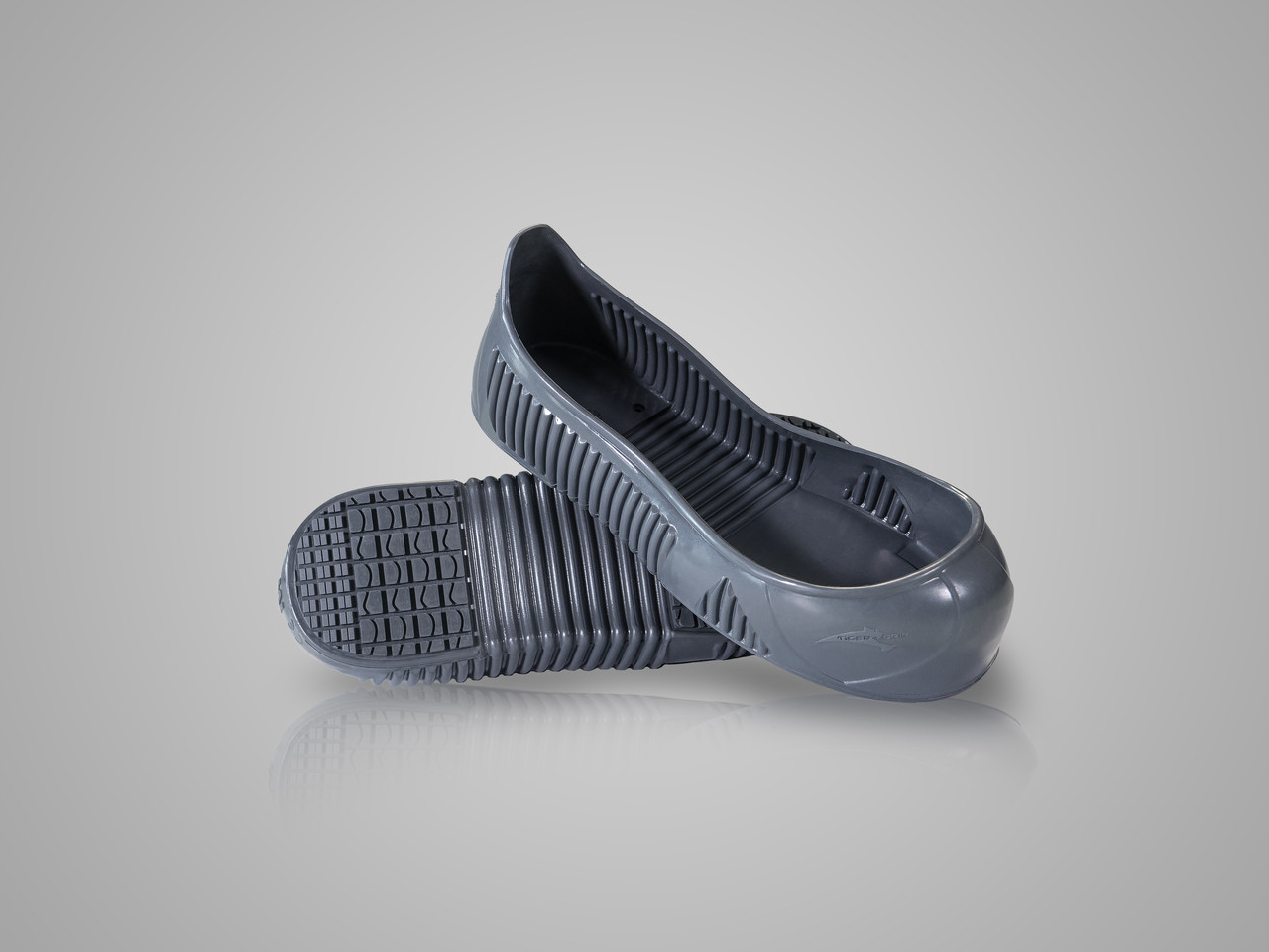 max slip resistant shoes