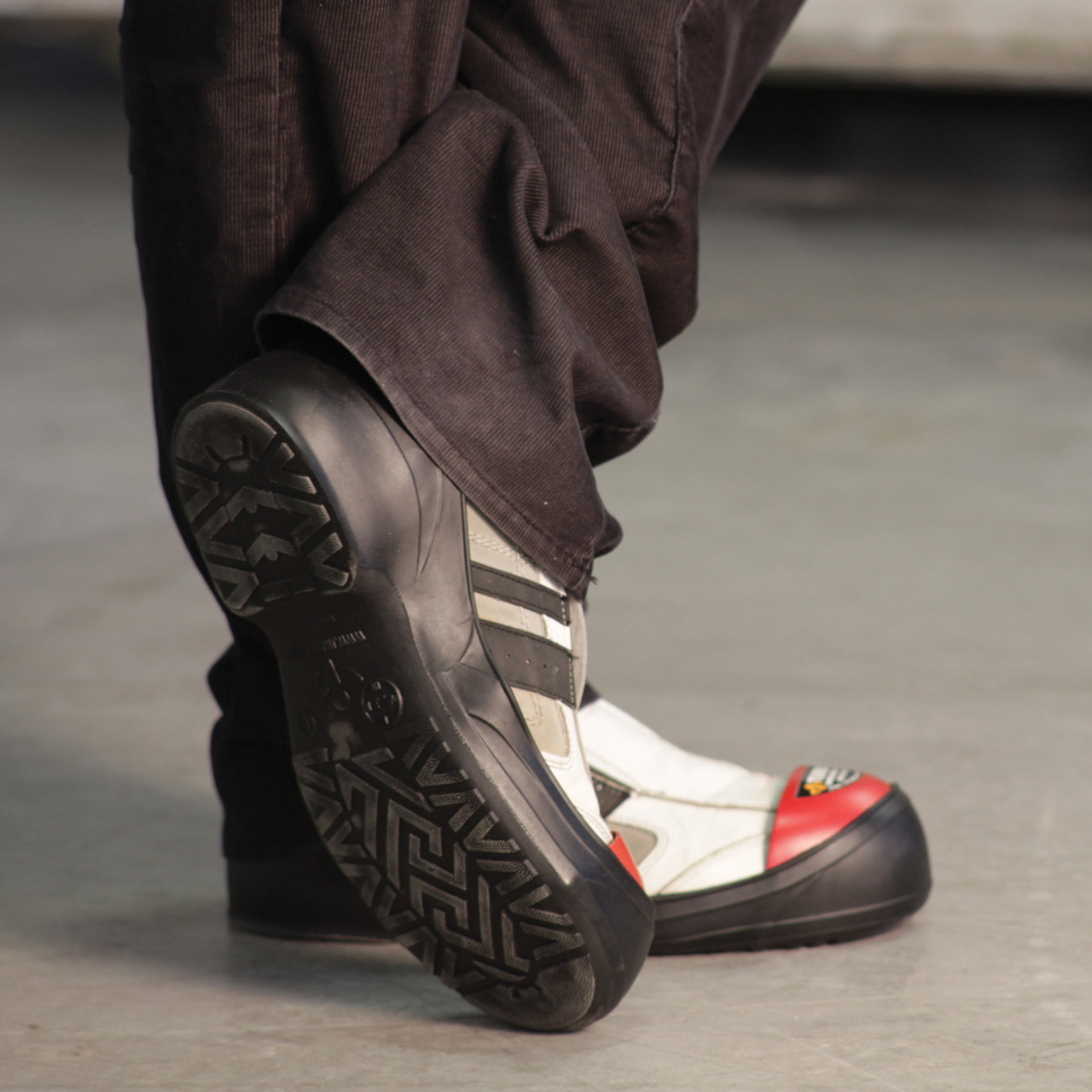 turbotoe slip on safety shoe