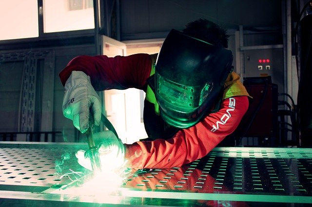 Welding Flashback vs Burnback: What's the Difference? - SafetyCompany.com