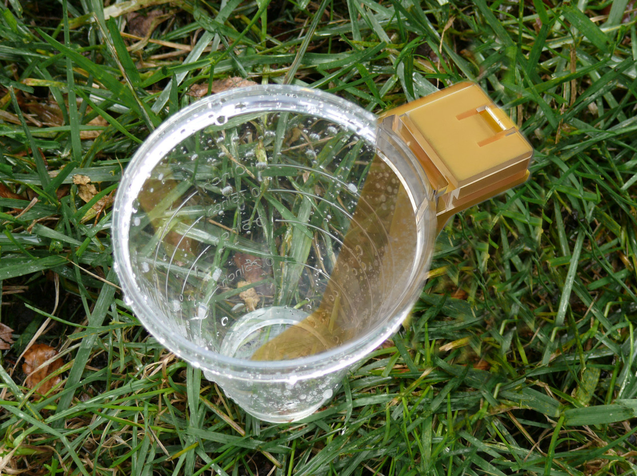 Orbit 26250 - 12 Coppe Di Raccolta Per Irrigatori Con Pioli - Misuratori Di Portata D'Acqua Per Giardino, Compatibili Con App B-hyve, Per Una Irrigazione Intelligente - 2