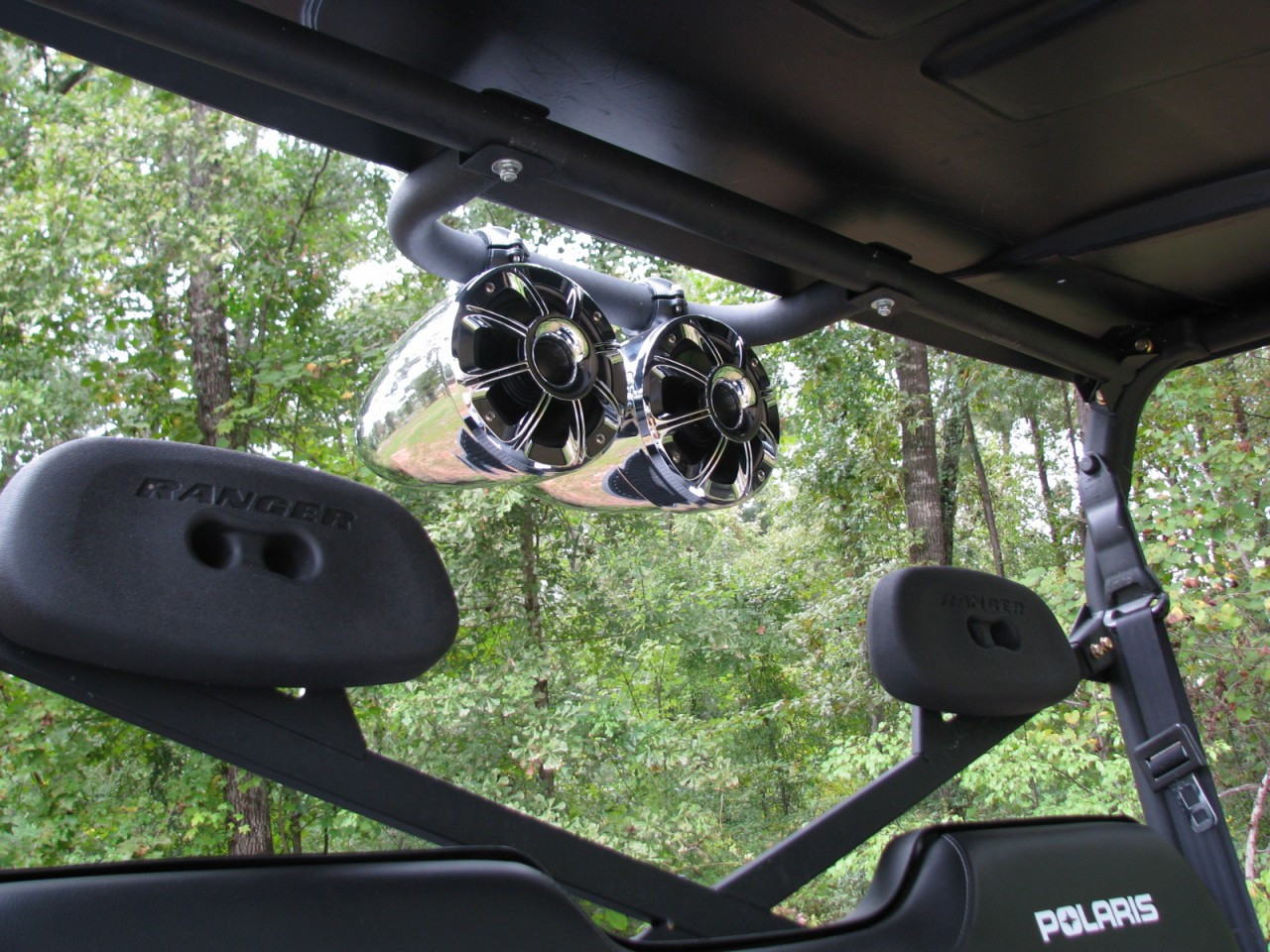 28" Waketower Bar (shown with Tsunami Waketower Marine Speakers)