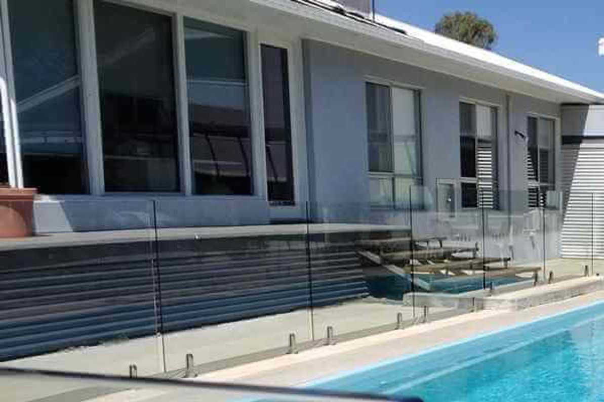 Choosing Your Spigot Finish For a Frameless Glass Pool Fence - Satin or Polished?