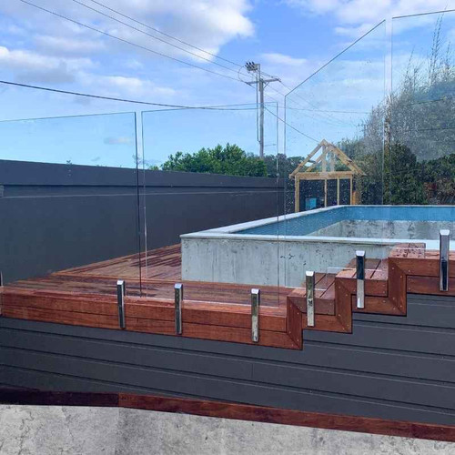 Premium Stainless Steel Face Mounted Designer Glass Pool Fence Spigot Installation Premium Stainless Steel Face Mounted Designer Glass Pool Fence Spigot Installation