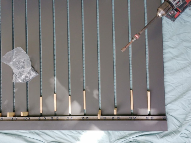 Slat Gate Side Frame Kit Assembly STEP 3 b - Screw off all slats with 2 screws.