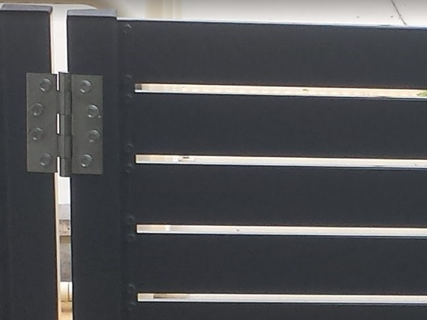 Photo of assembled Easy-Slat Gate Frame (viewed on the hinge side) without the cover strip clipped in.