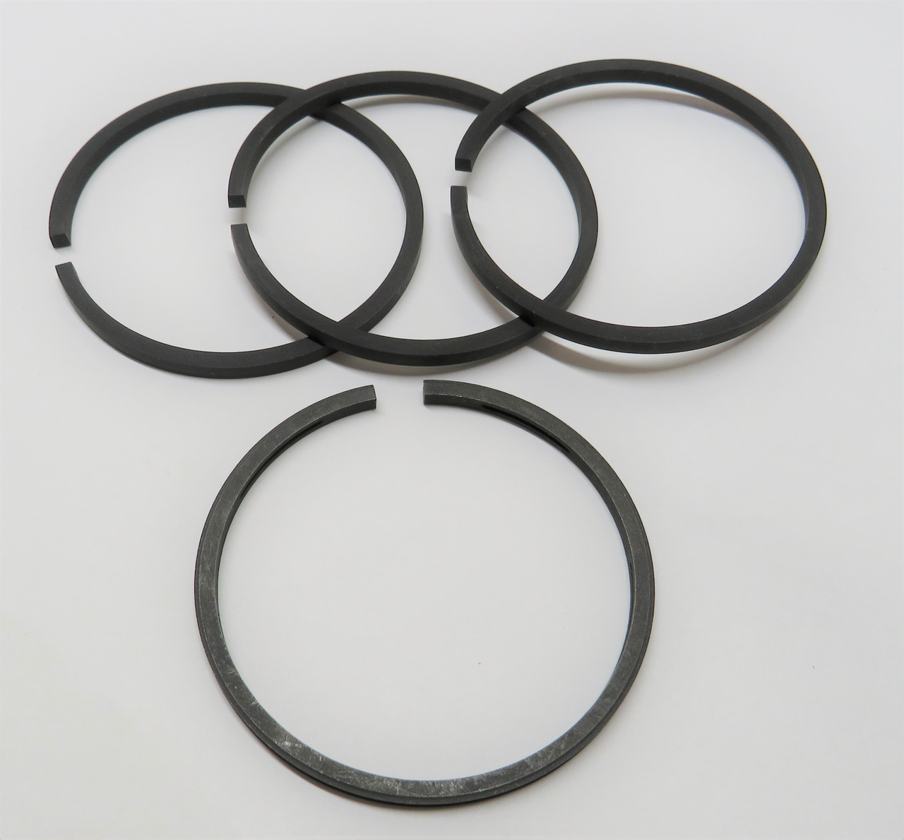 Ring Set, IH LA LB 3-5 hp