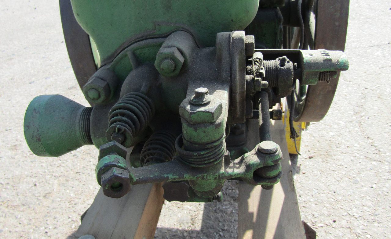 John Deere 1.5 Engine on Cart #106