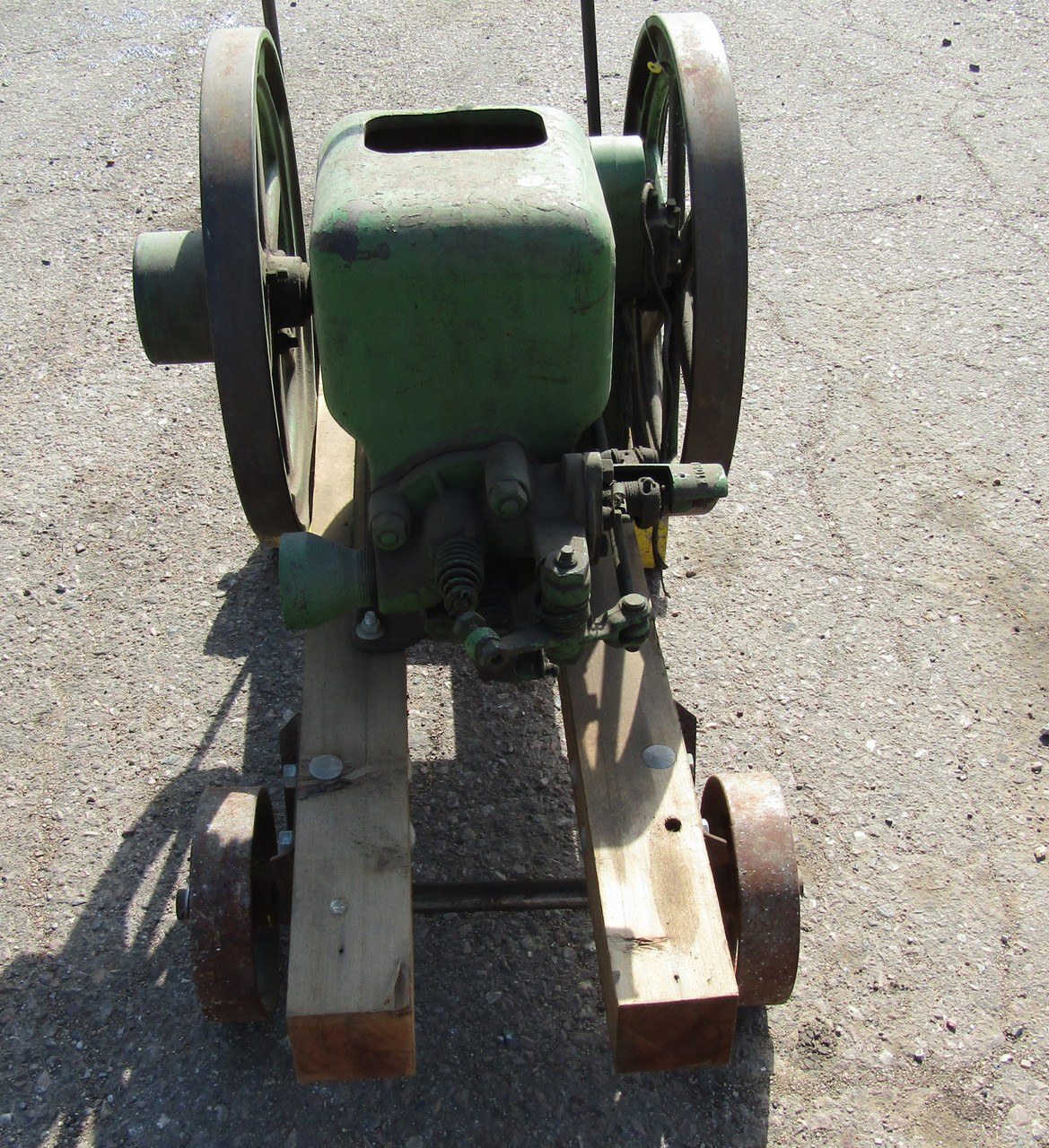 John Deere 1.5 Engine on Cart #106