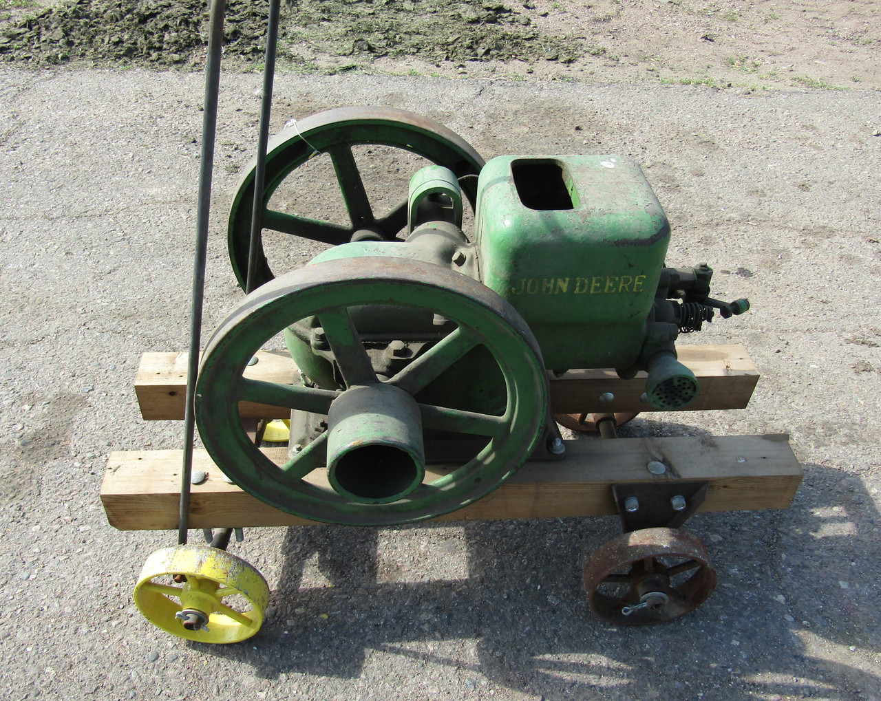 John Deere 1.5 Engine on Cart #106