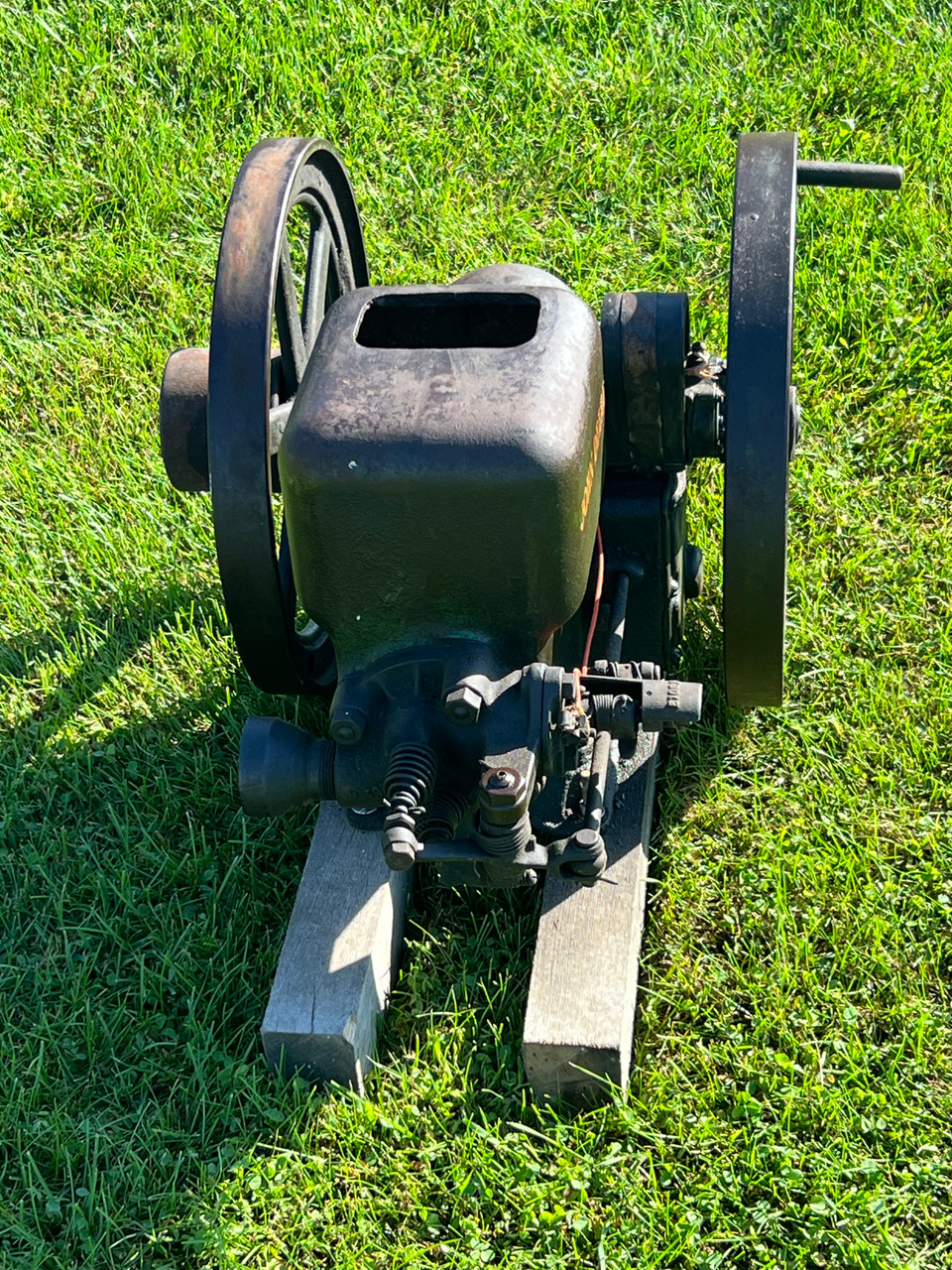 John Deere 1.5hp Hit & Miss Engine #605
