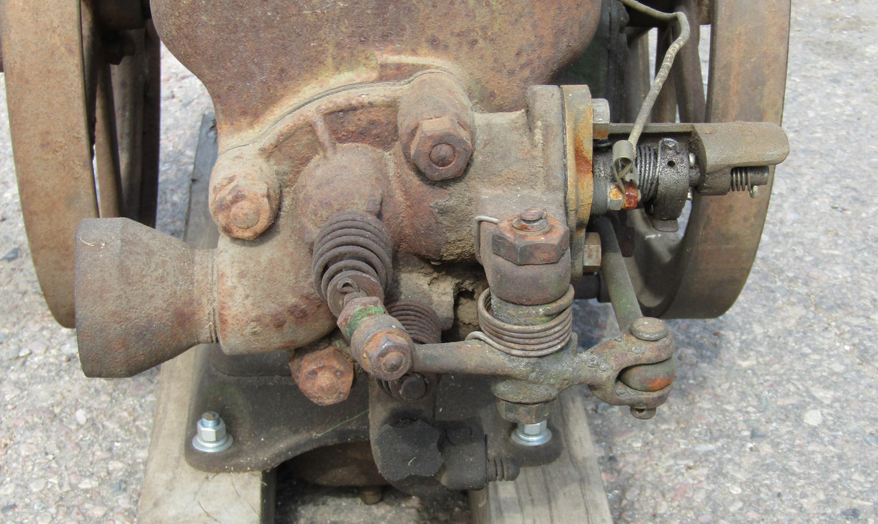 John Deere 1.5hp Hit & Miss Engine #103