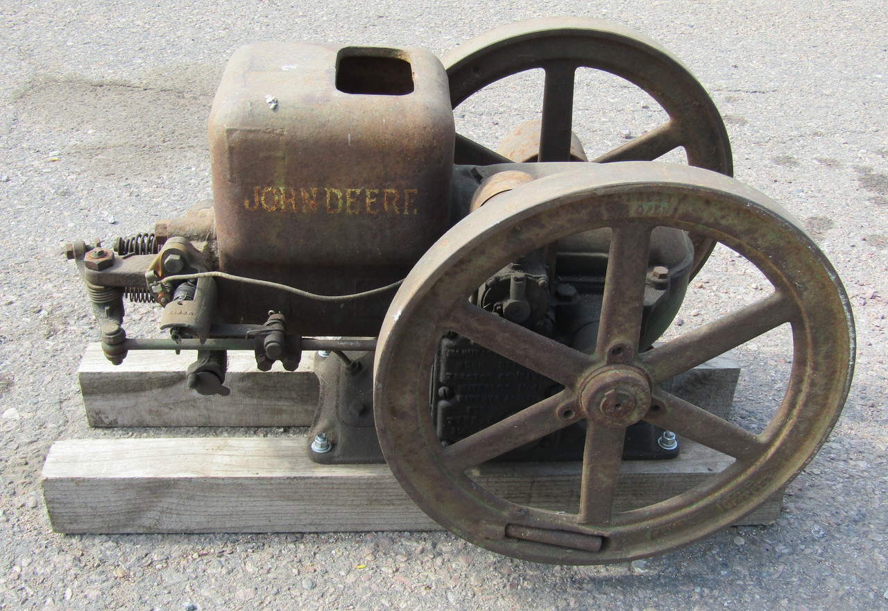John Deere 1.5hp Hit & Miss Engine #103
