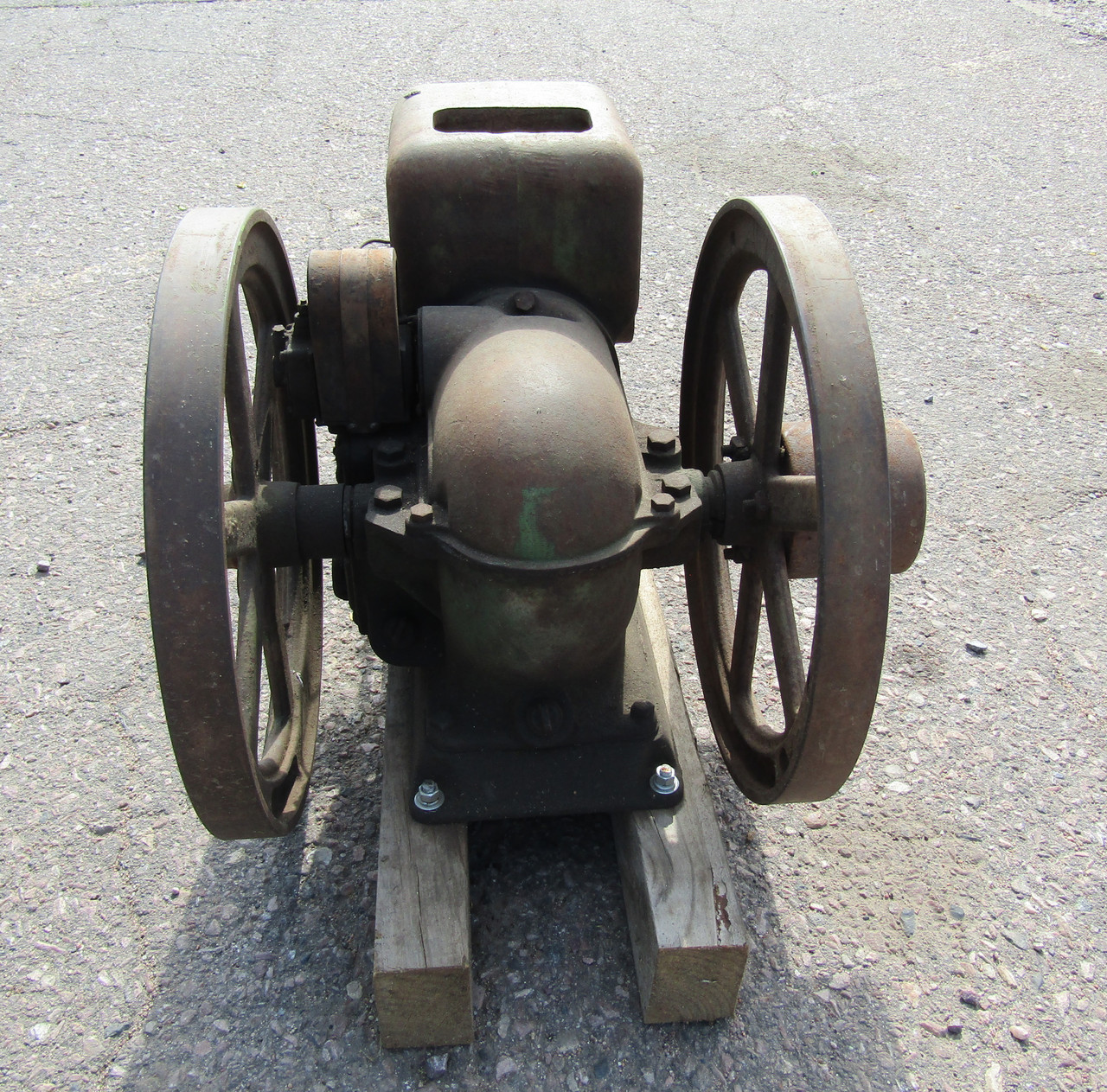 John Deere 1.5hp Hit & Miss Engine #103