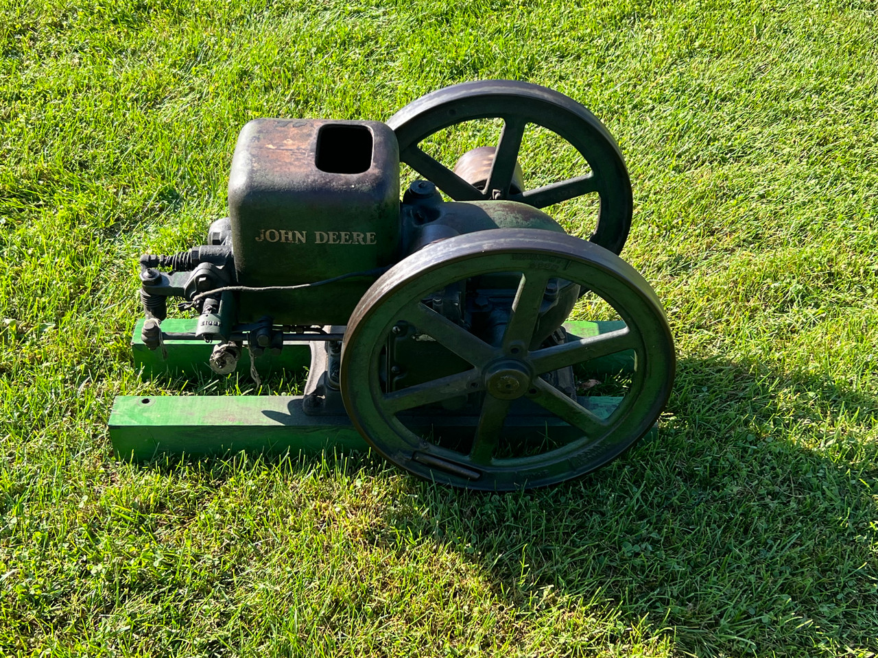 John Deere 1.5hp Hit & Miss Engine #607