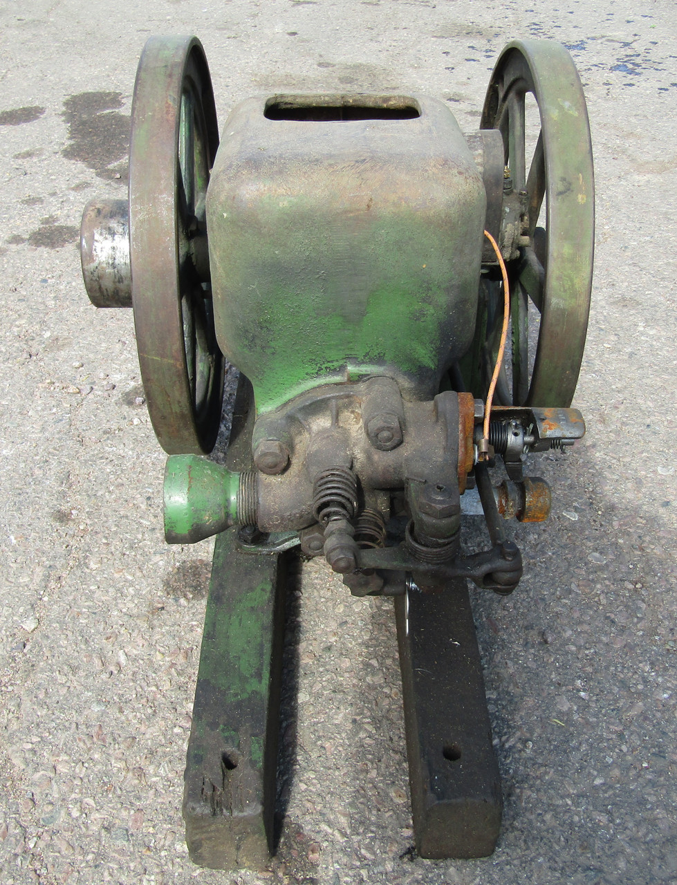1 1/2 hp John Deere Engine #105