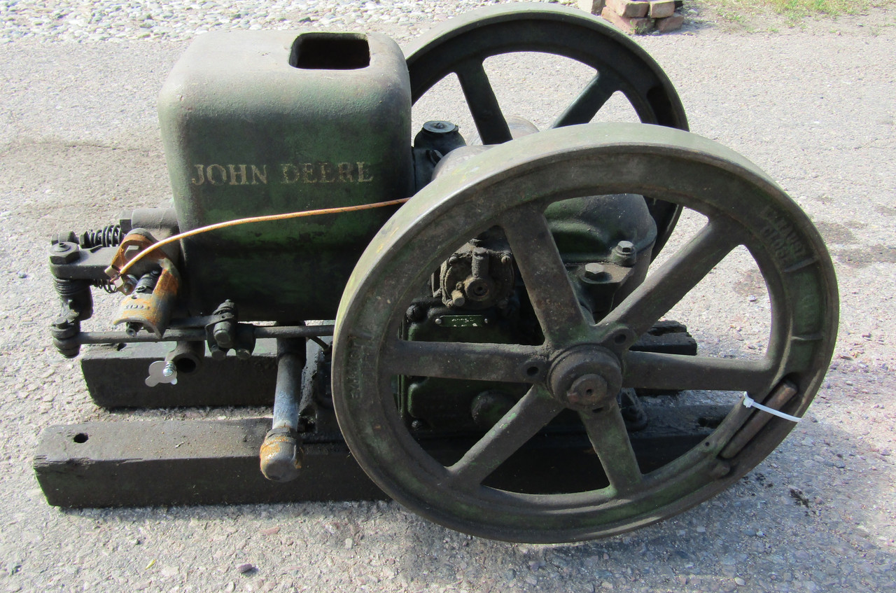 1 1/2 hp John Deere Engine #105