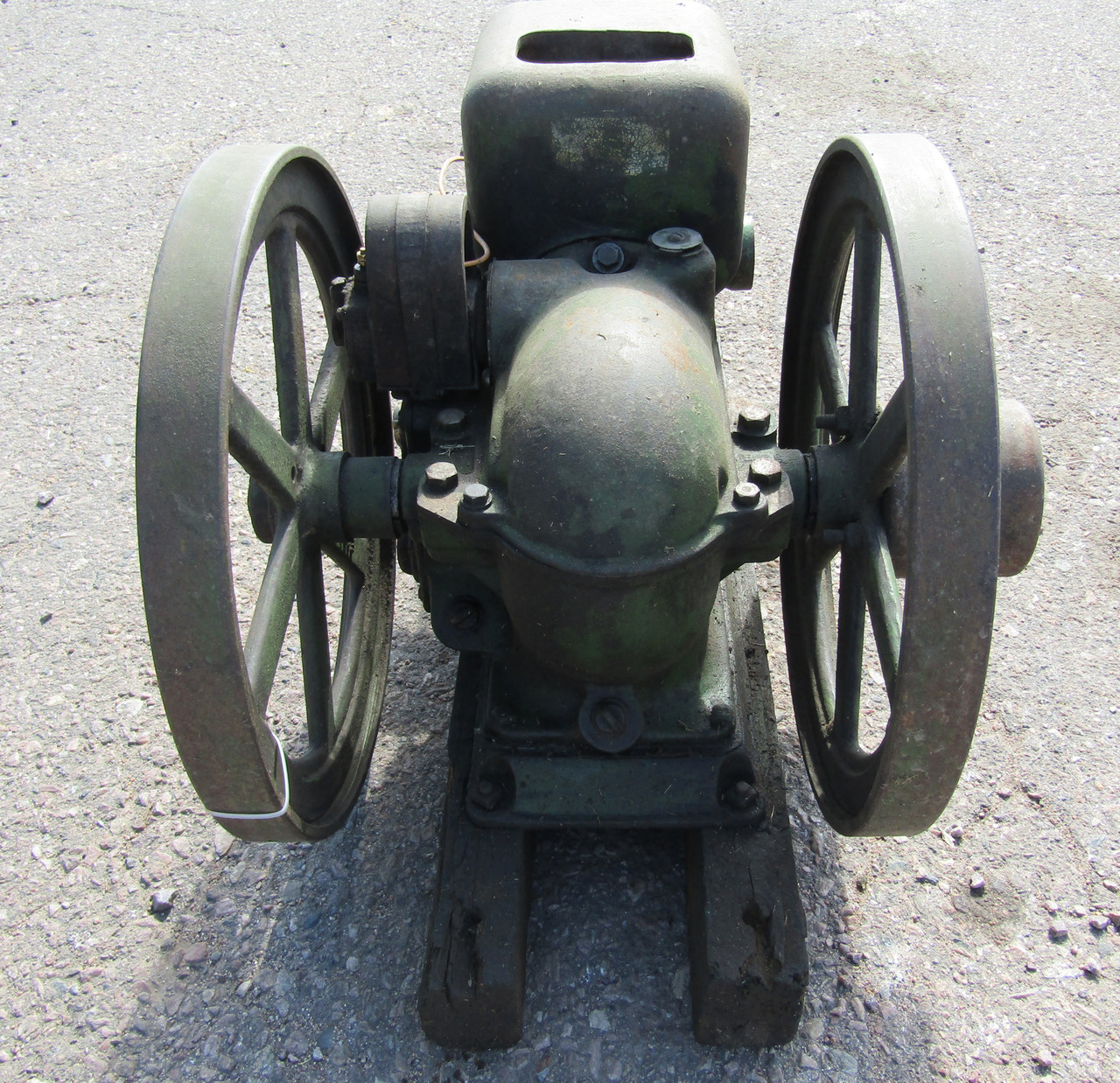 1 1/2 hp John Deere Engine #105