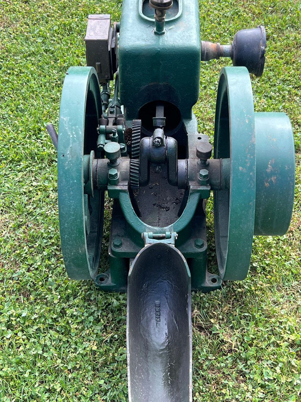 2-1/2 hp Alpha Hit & Miss Engine #621