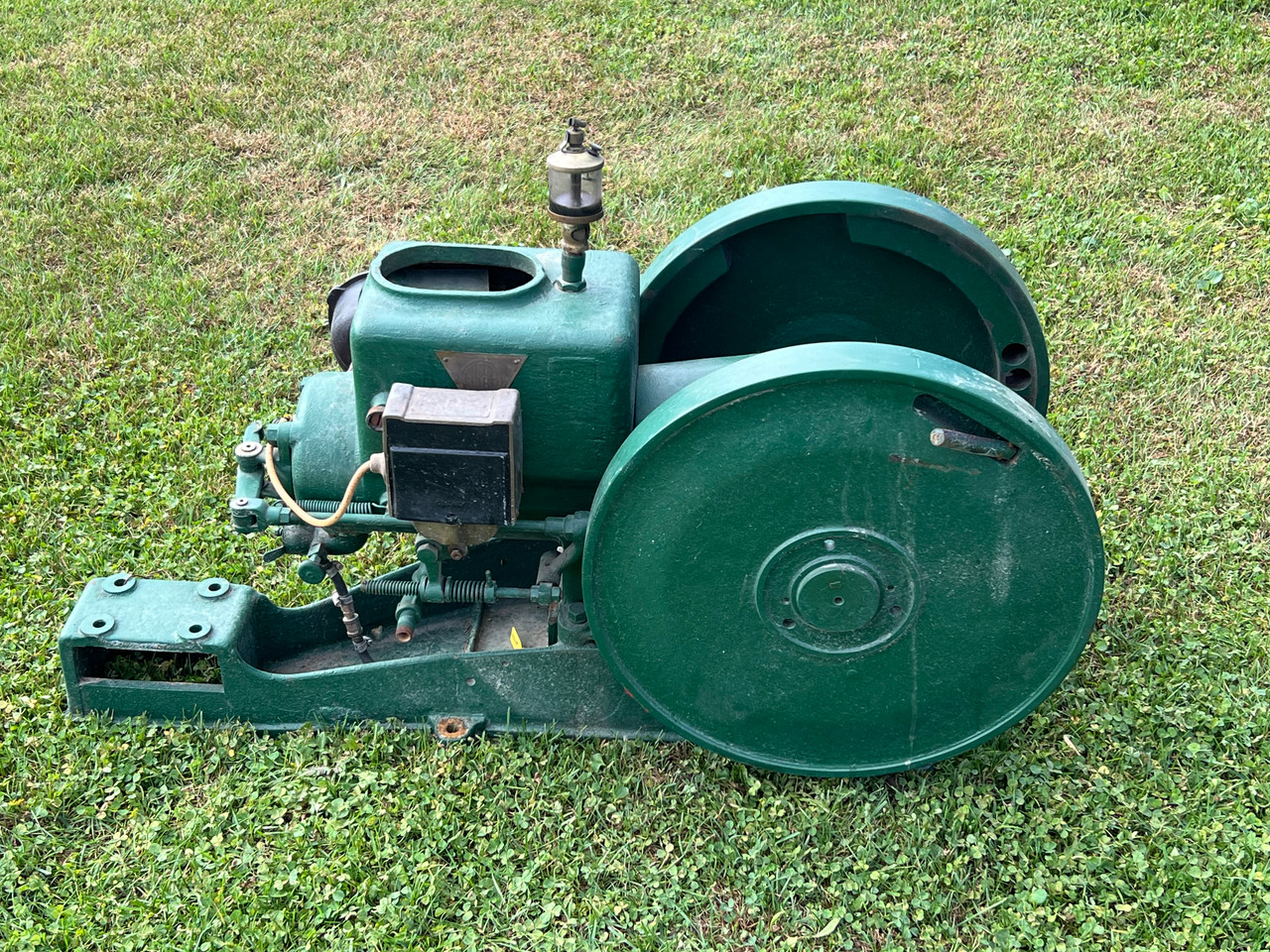 2-1/2 hp Alpha Hit & Miss Engine #621