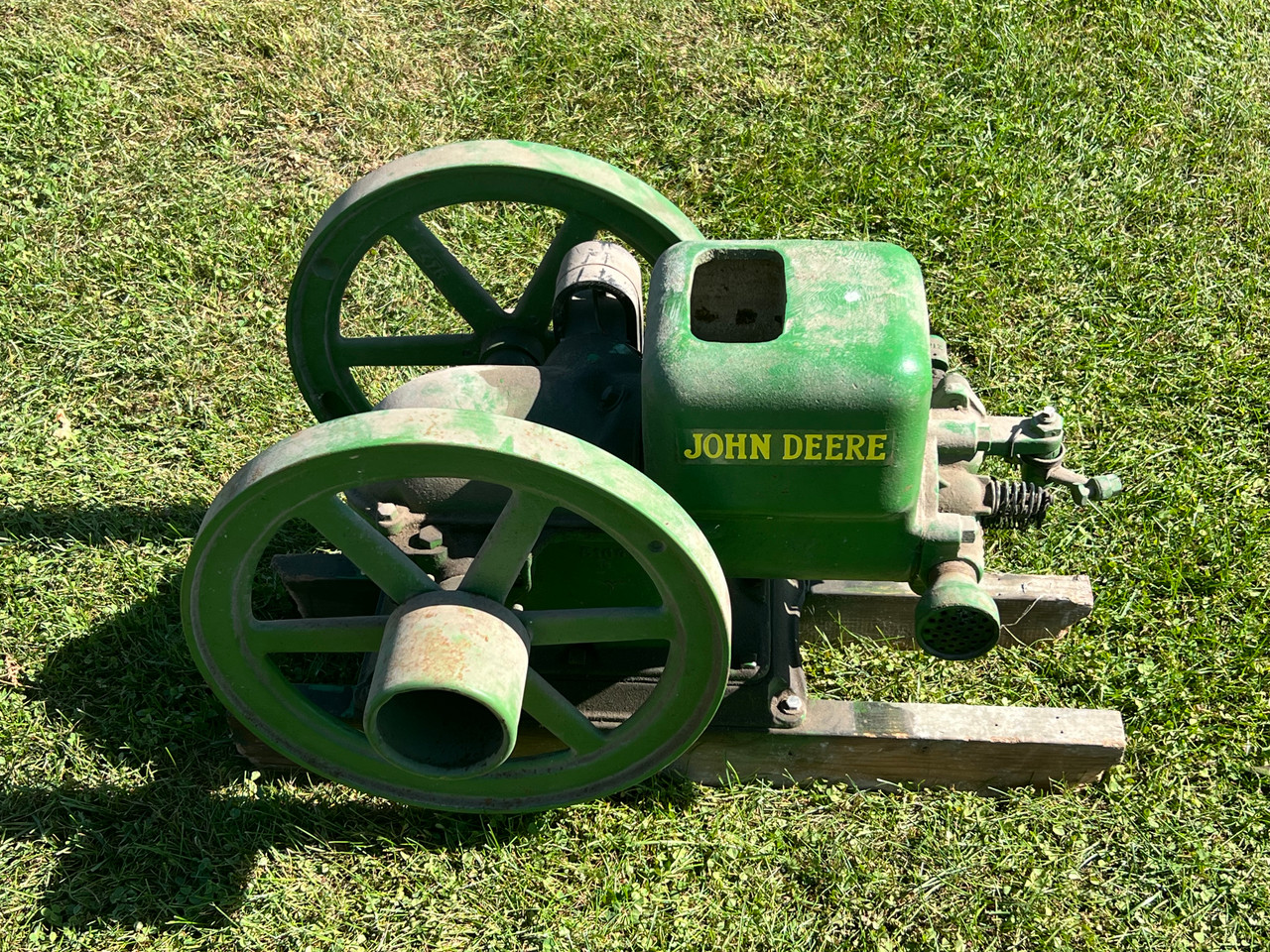 1.5 hp John Deere Hit & Miss Engine #633