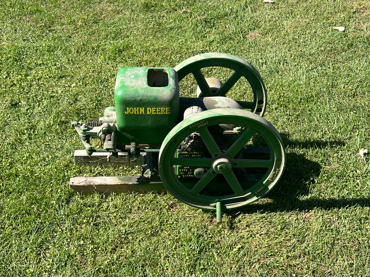 1.5 hp John Deere Hit & Miss Engine #633