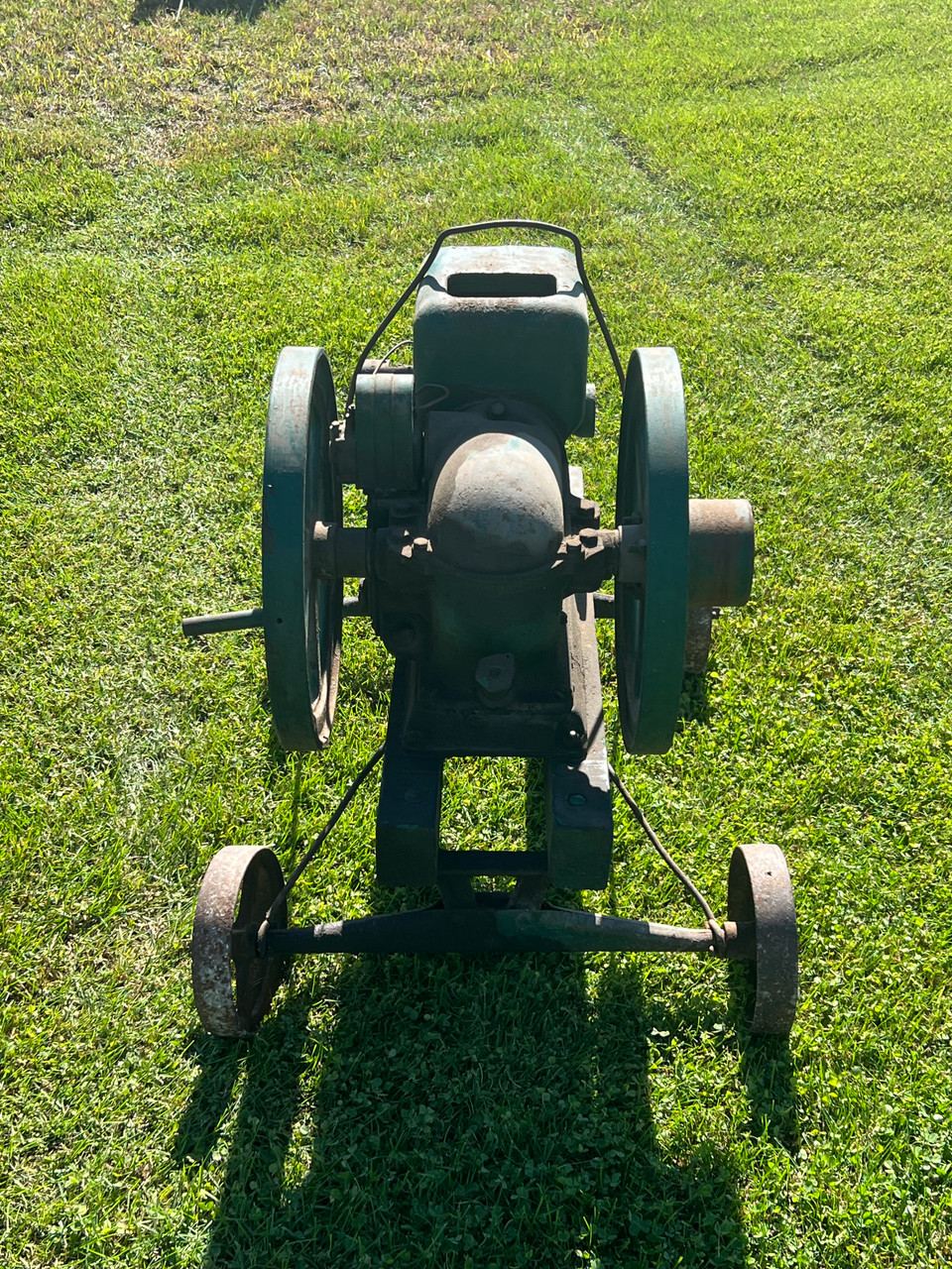 1.5 hp John Deere Hit & Miss Engine #634