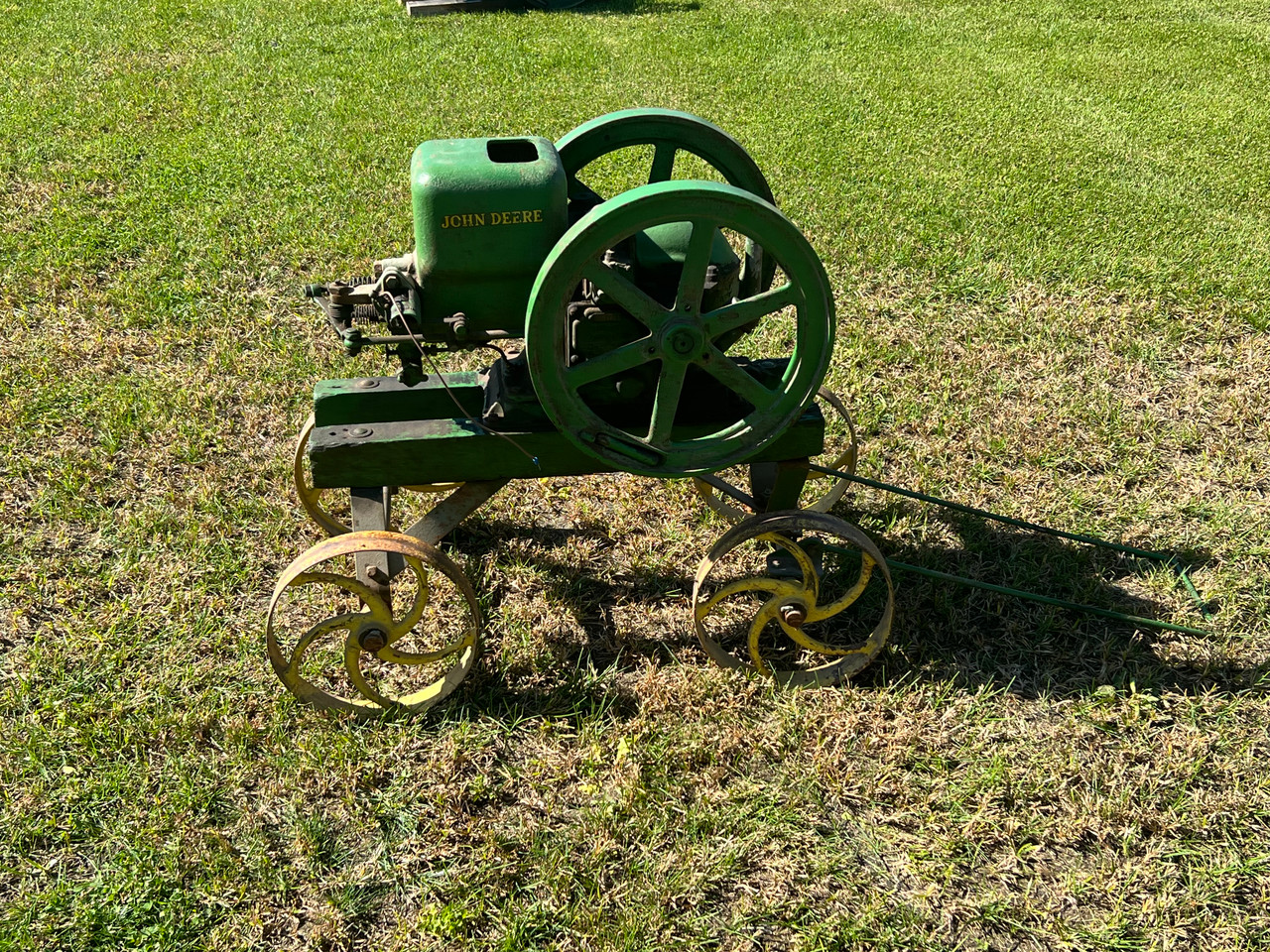 1.5 hp John Deere Hit & Miss Engine #635