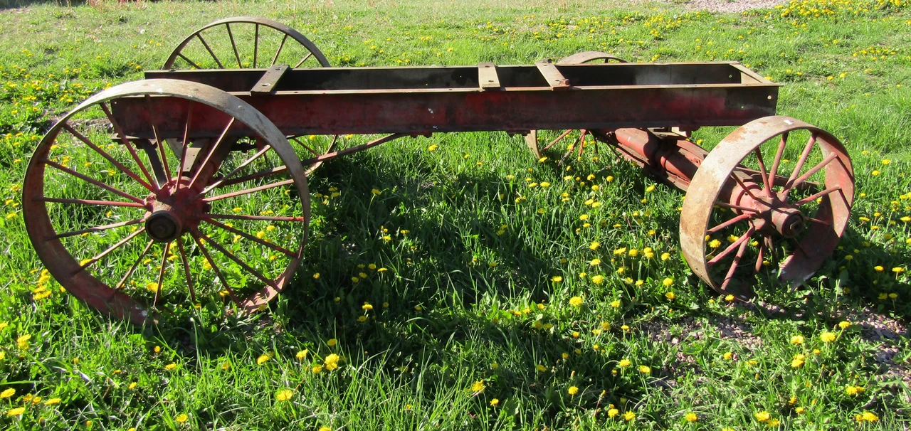 Bettendorf Large Engine Truck Cart