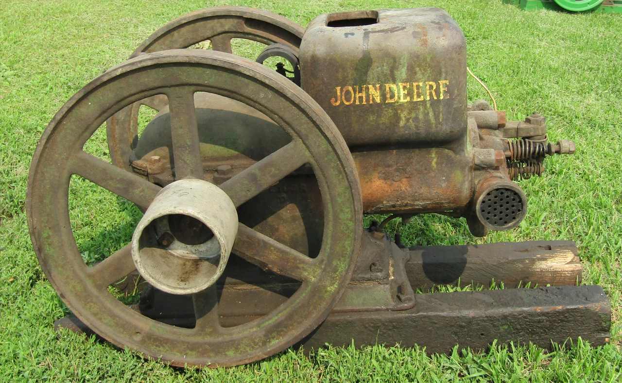 1 1/2 HP John Deere Engine #802