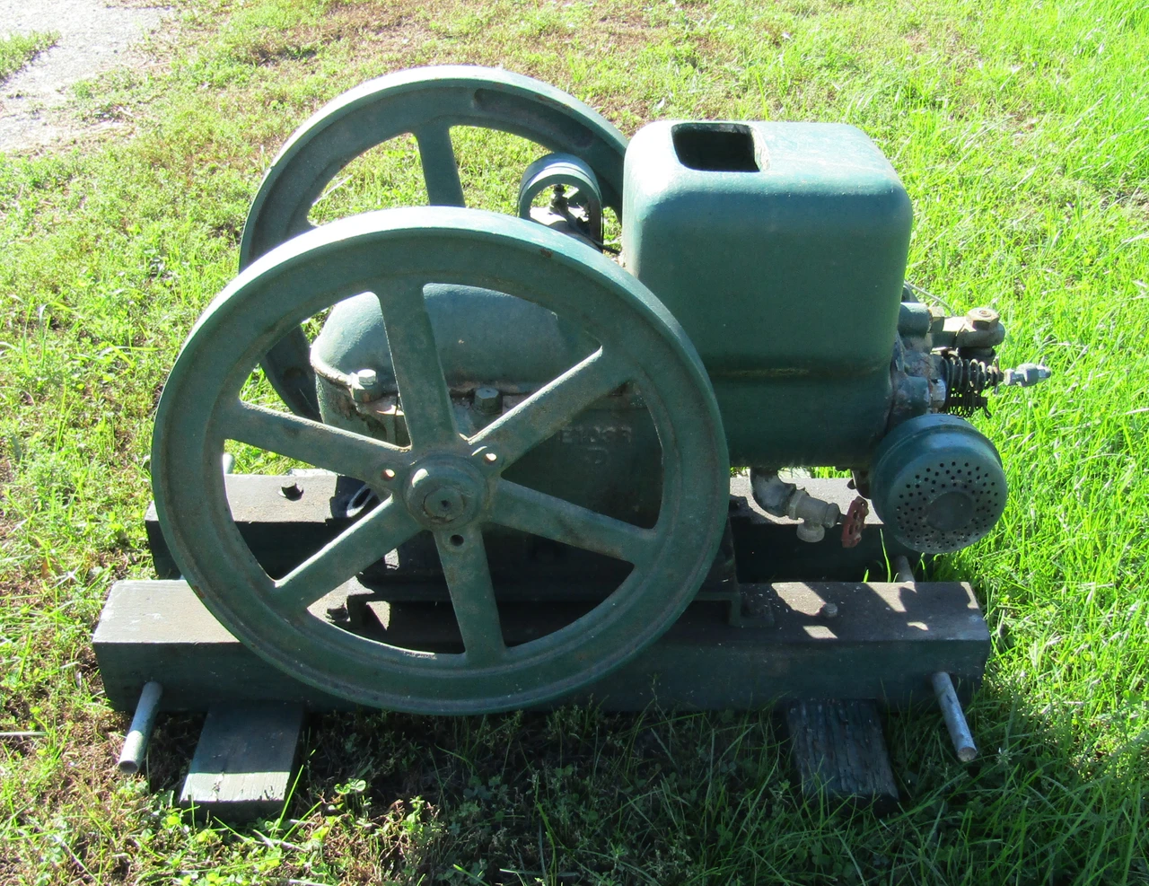 1.5 HP John Deere Engine #1007