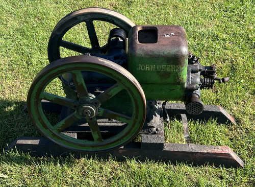 John Deere 1.5hp Hit & Miss Engine #603