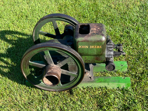 John Deere 1.5hp Hit & Miss Engine #607