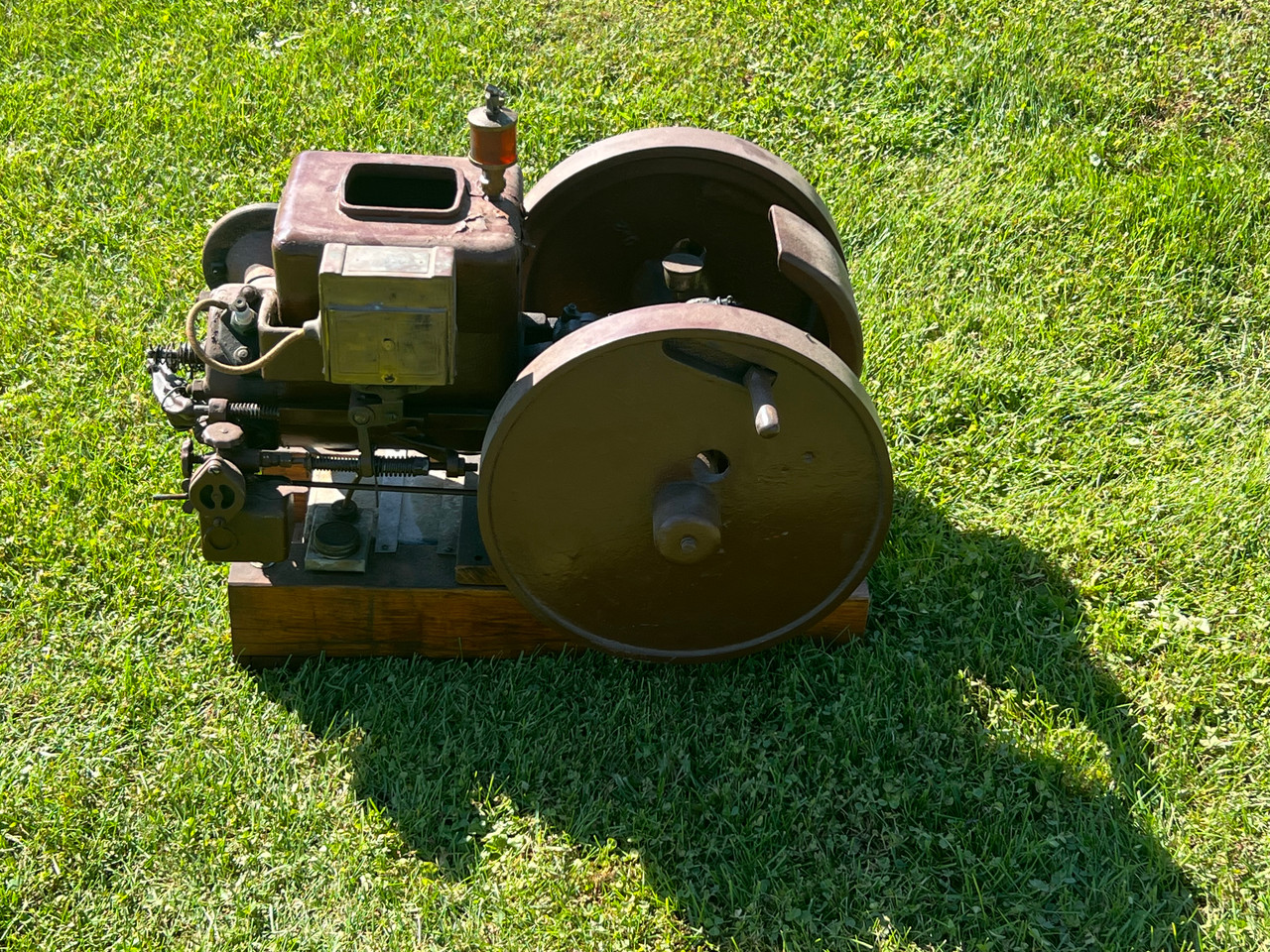 2 hp Sattley Hit & Miss Engine #637